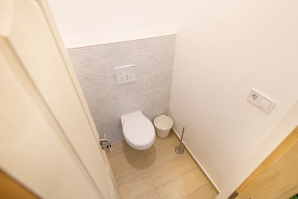 2 Bedroom Flat In Nyar Str., Boutique Budapest Exterior foto