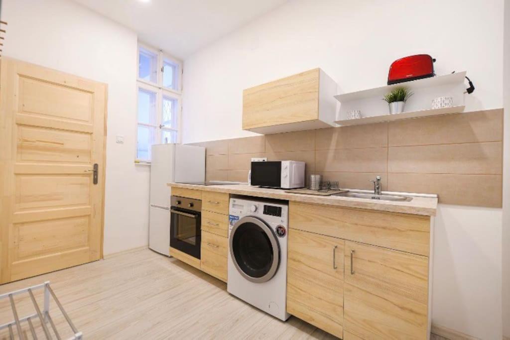 2 Bedroom Flat In Nyar Str., Boutique Budapest Exterior foto